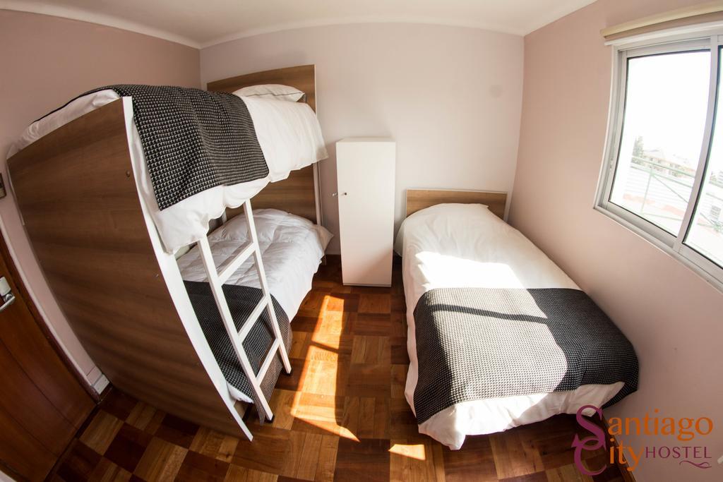 Santiago City Hostel Room photo